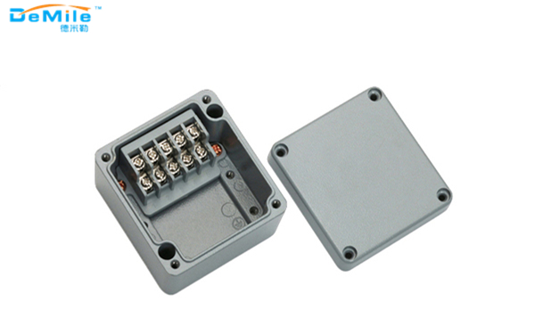 铸铝防水接线盒_4_5P接线端子盒